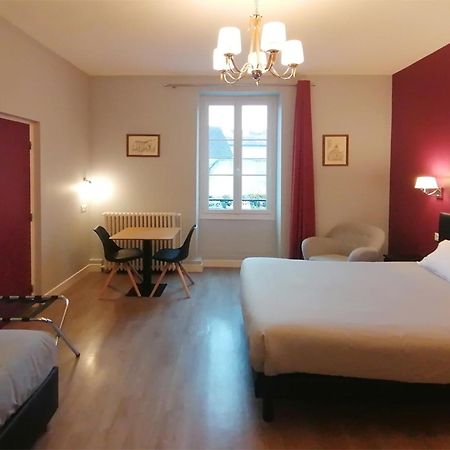 Hotel Le Dormeux Mehun-sur-Yevre ภายนอก รูปภาพ