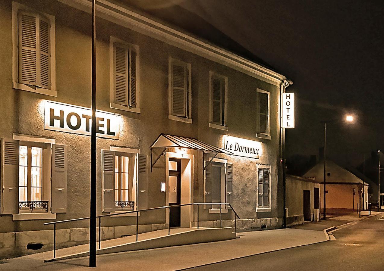 Hotel Le Dormeux Mehun-sur-Yevre ภายนอก รูปภาพ