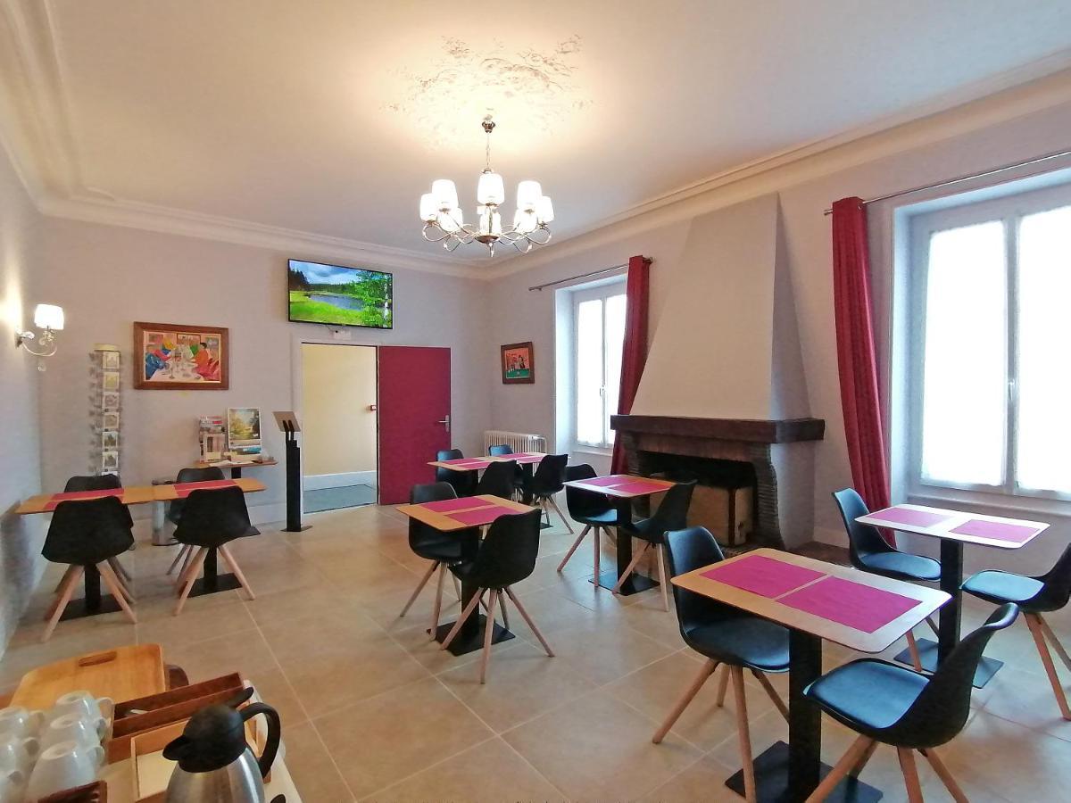 Hotel Le Dormeux Mehun-sur-Yevre ภายนอก รูปภาพ