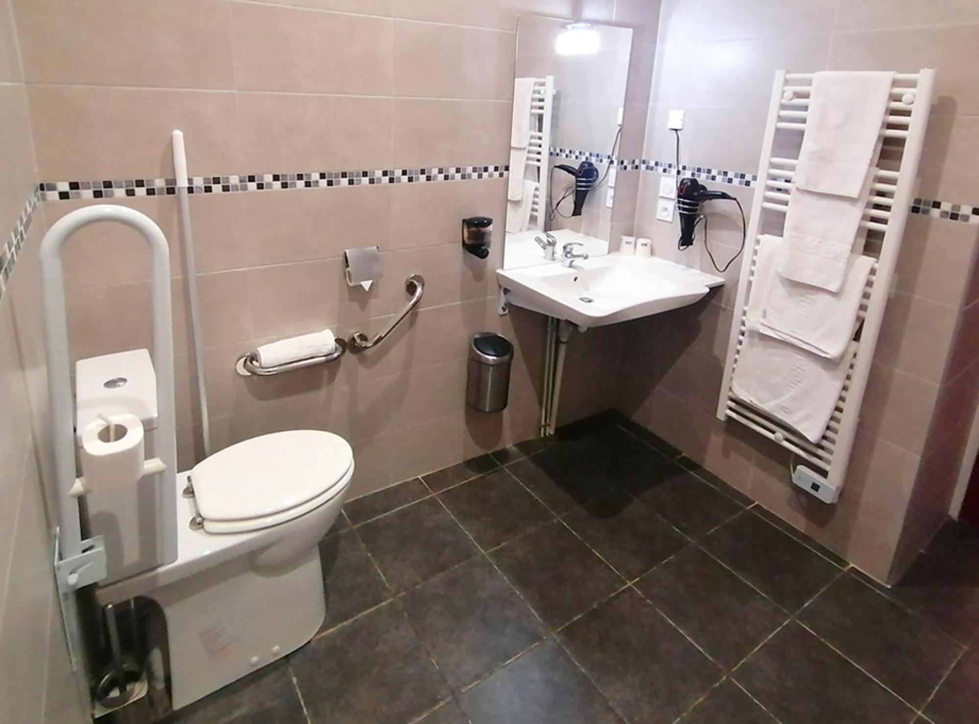 Hotel Le Dormeux Mehun-sur-Yevre ภายนอก รูปภาพ