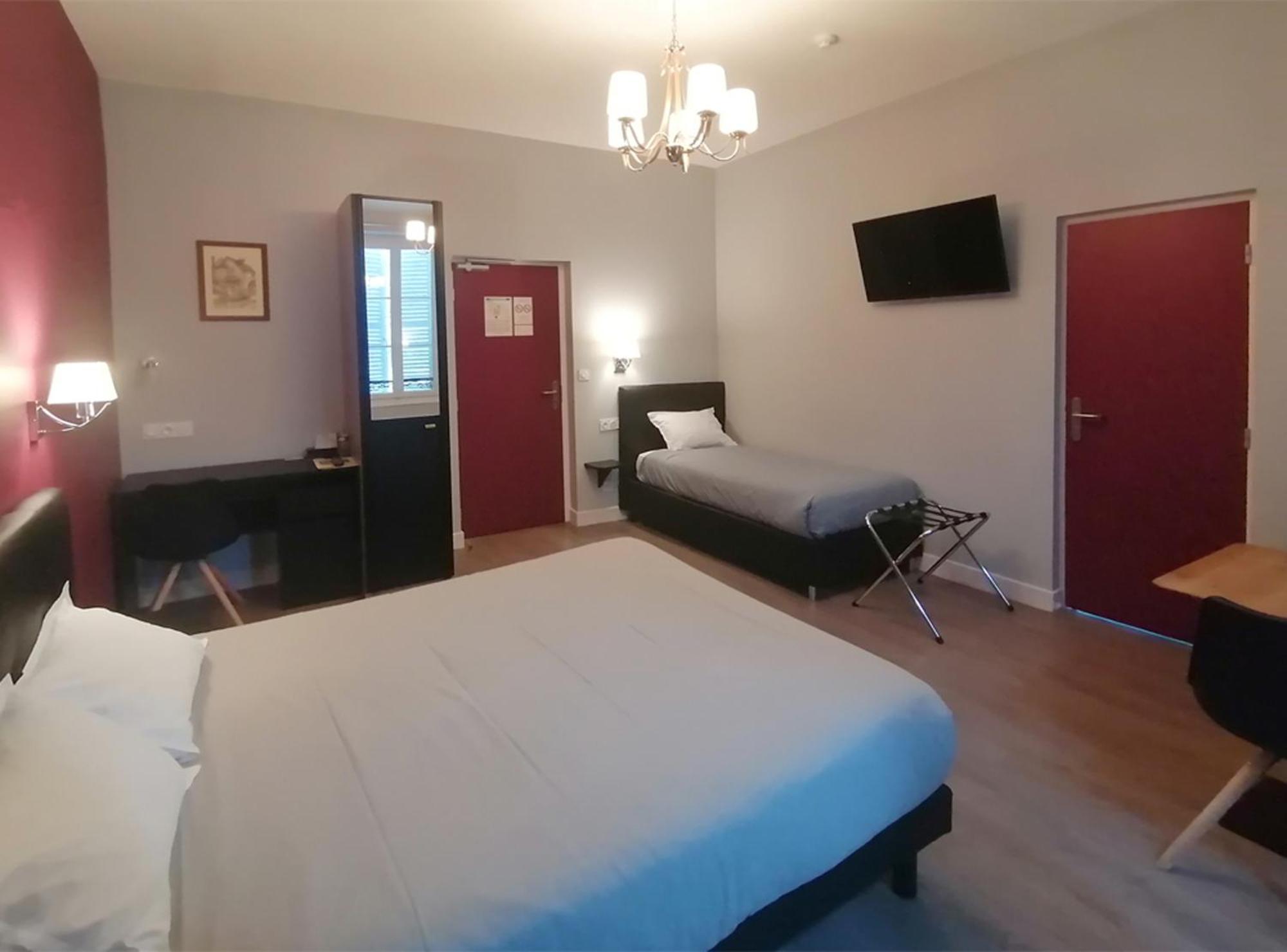 Hotel Le Dormeux Mehun-sur-Yevre ภายนอก รูปภาพ