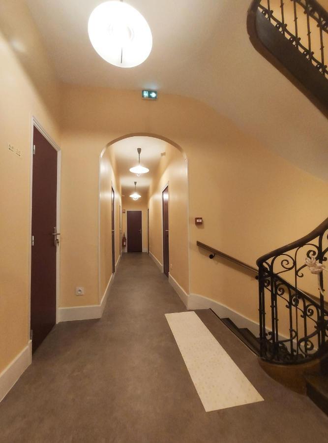 Hotel Le Dormeux Mehun-sur-Yevre ภายนอก รูปภาพ