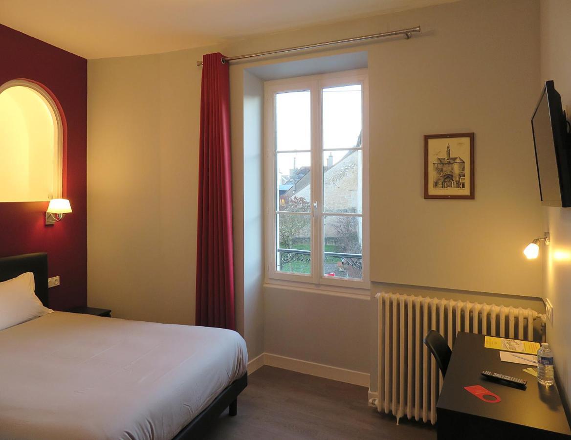 Hotel Le Dormeux Mehun-sur-Yevre ภายนอก รูปภาพ